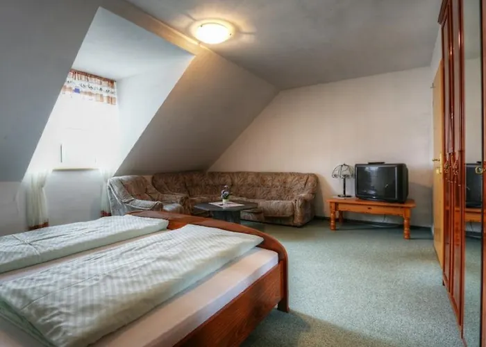 Πανσιόν & Kahren